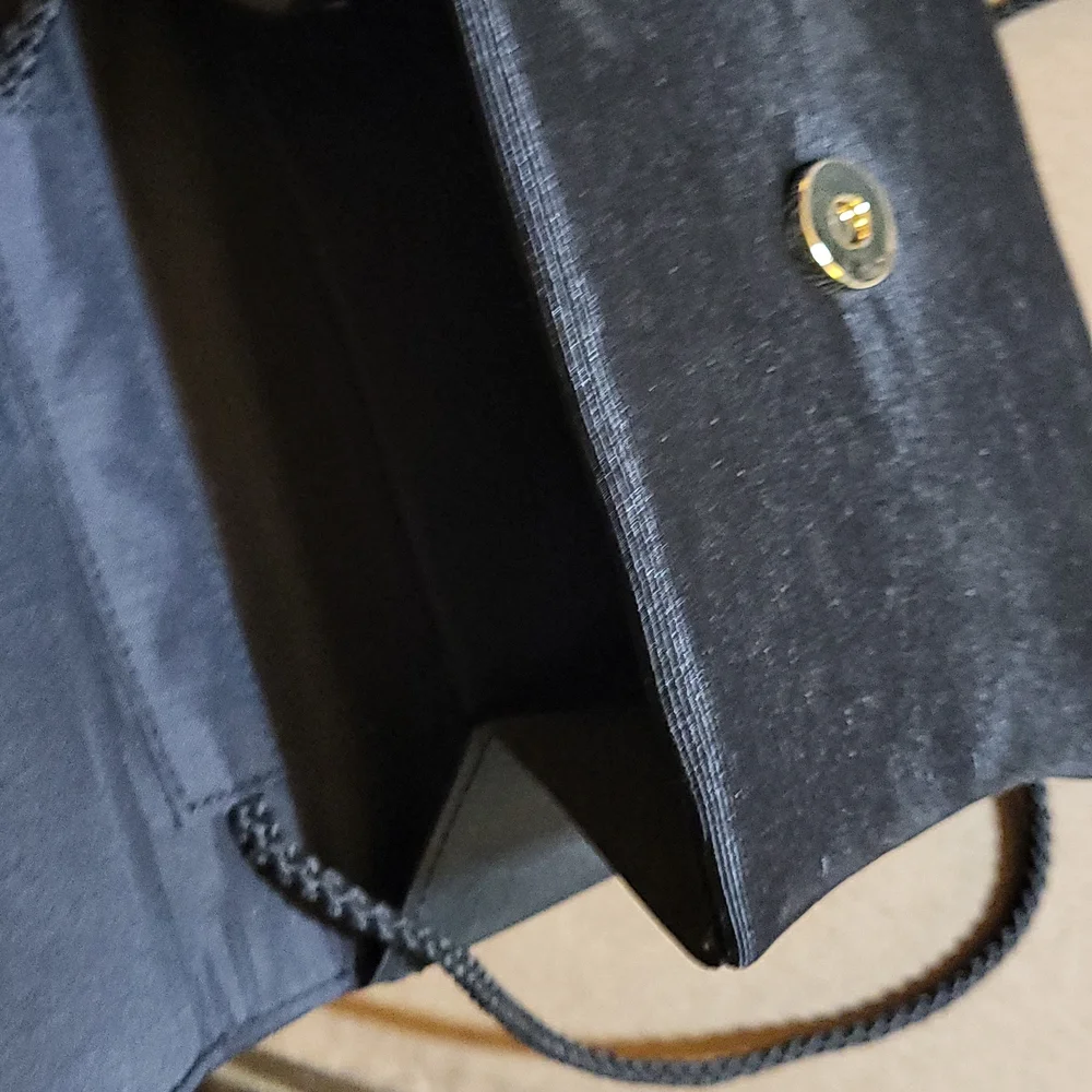 Purse - Picture 3 of 3